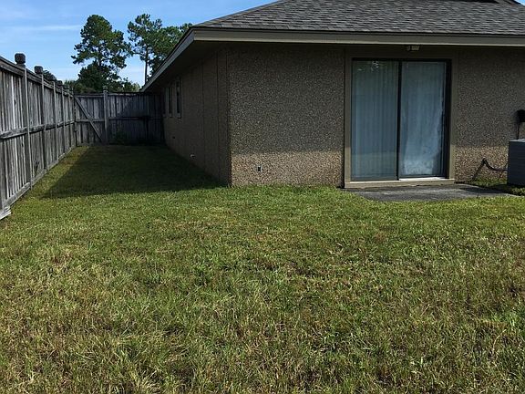Full privacy fence