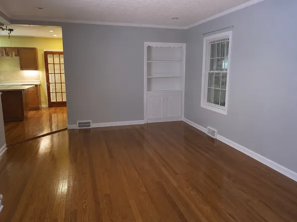 (undisclosed Address), Maple Heights, OH 44137