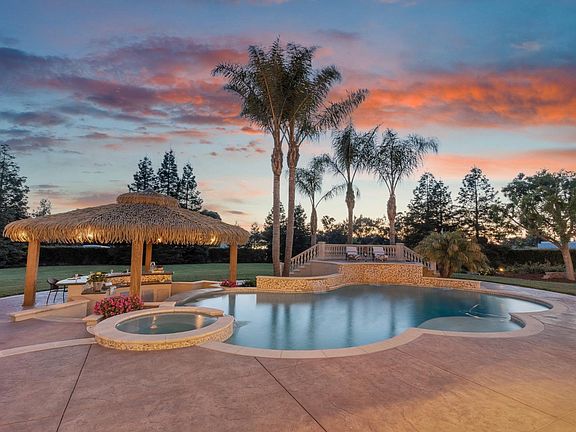 4th image of 2035 Vincent Dr