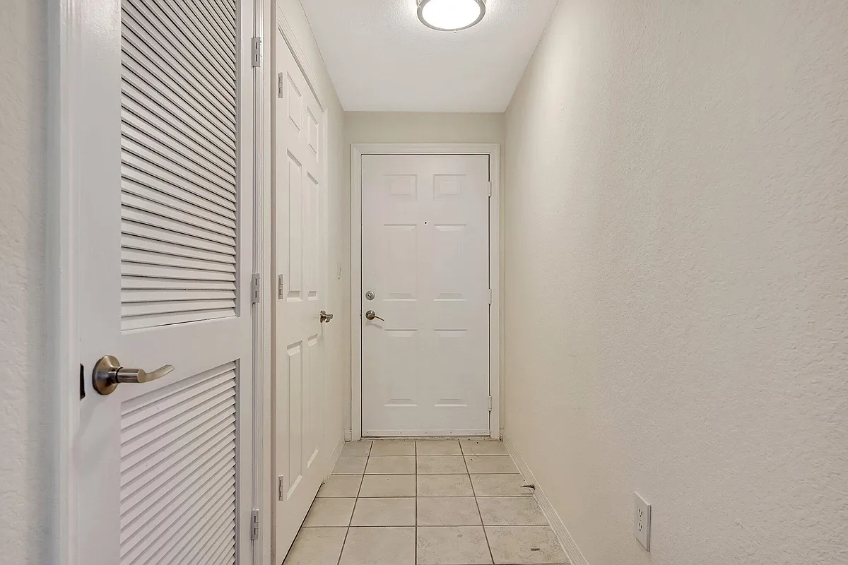 Building Photo - 15055 Michelangelo Blvd #6-208