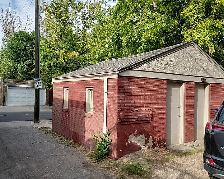 1277 Adams St — Photo 15