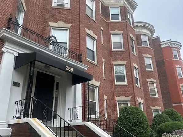 369 Tappan St APT 20, Brookline, MA 02445