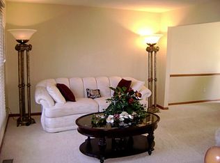 2317 Fawn Hollow Rd, Toledo, OH 43617