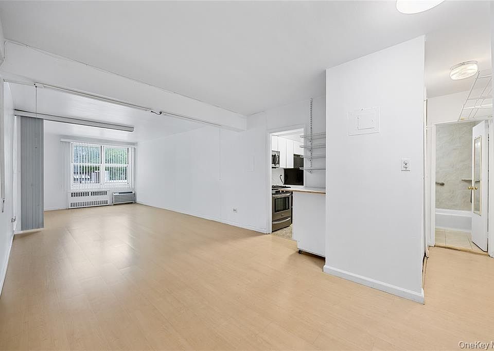 1st image of 142-05 Roosevelt Avenue #331