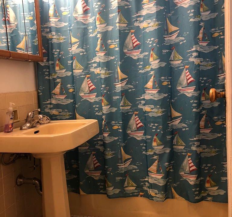 2nd image of 1653 Metropolitan Ave