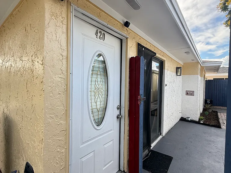 420 San Gabriel St — Photo 3