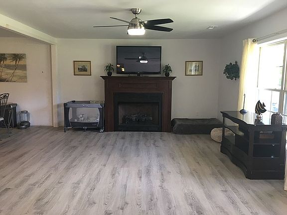 2nd image of 242 Vine Ridge Rd