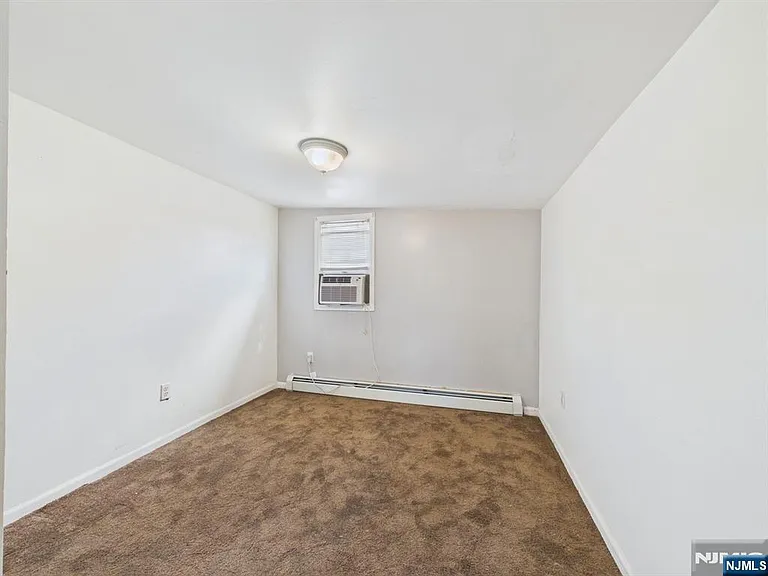 247 Malcolm Ave — Photo 13