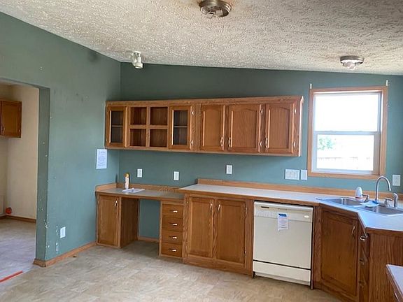 4th image of 7823 Clark Ave