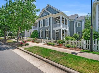 825 Carpenter Town Ln, Cary, NC 27519