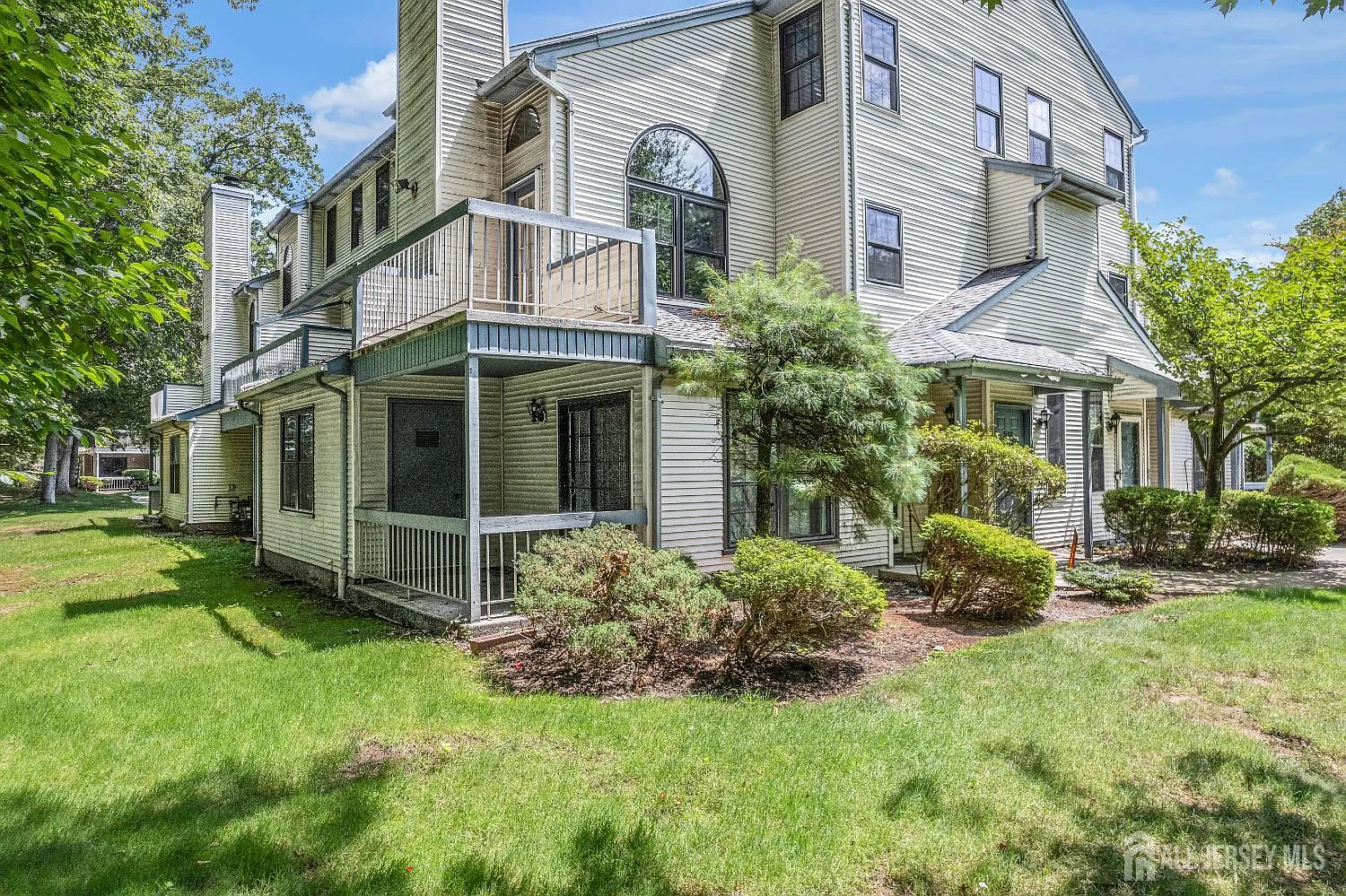 2 bed, 2.0 bath, $2,800 — Photo 1