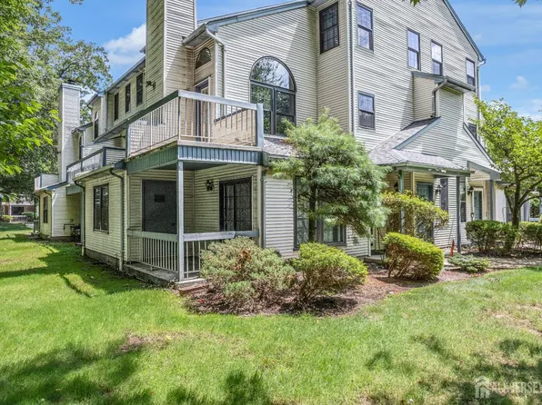 5101 Stonehedge Rd #5101, Edison, NJ 08820