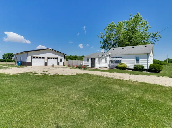 17452 N 200 East Rd, Danvers, IL 61732
