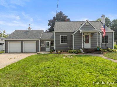 136 N Sherman St, Sheridan, MI, 48884