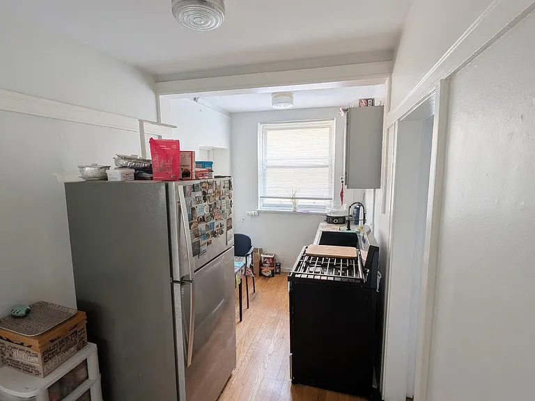 1222 W Victoria St #2 — Photo 2