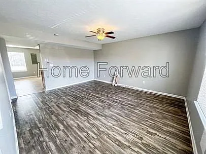 3 bed, 1.5 bath, 1218 sqft, $1,100 — Photo 4