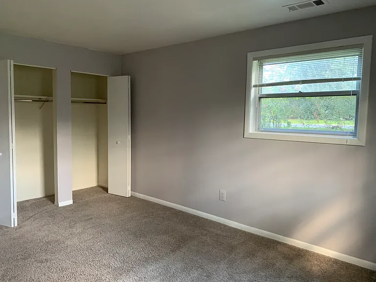 4 Warren Lodge Ct #1C — Photo 9
