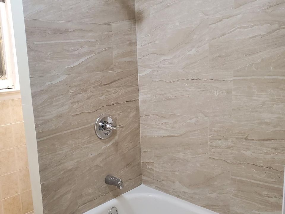 1st image of 320 Halsted St APT 1
