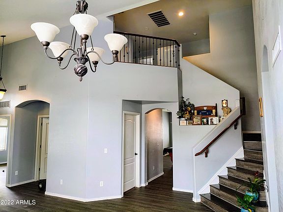 4th image of 11136 W Campbell Ave