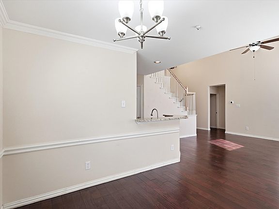 5th image of 14608 Hawthorne Ct