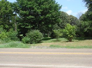 1307 N Market St, Paris, TN 38242