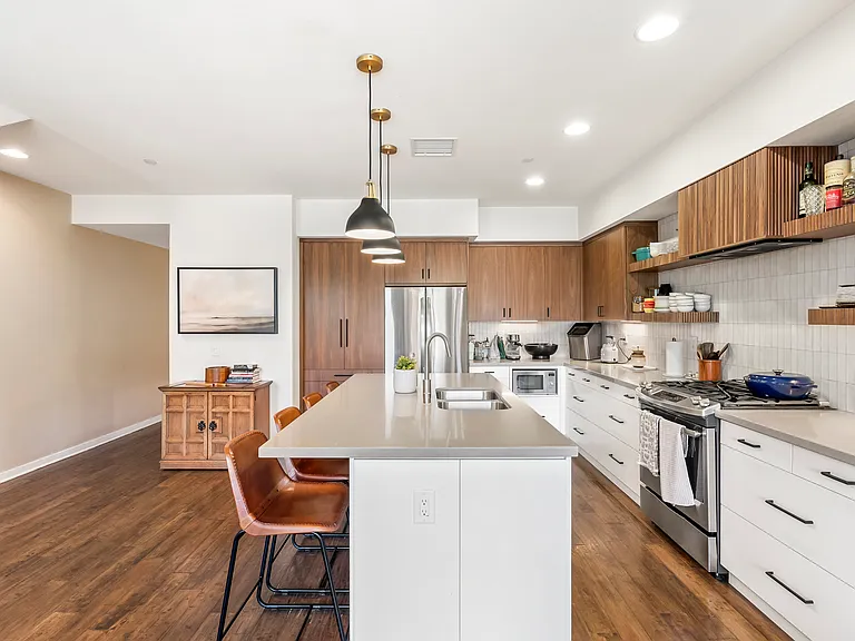 2537 State St — Photo 9