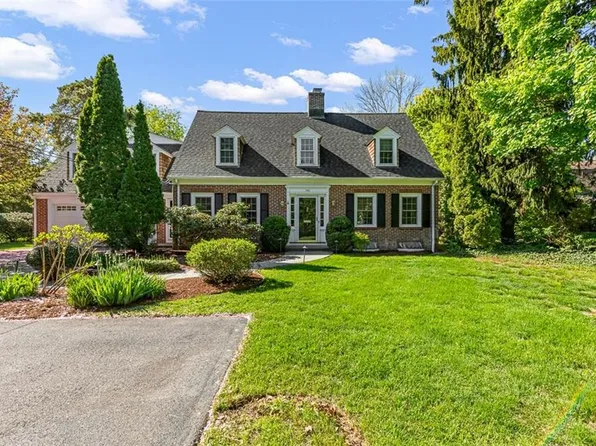 340 Newman Ave, Rumford, RI 02916