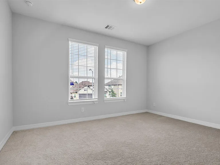 2115 Jitterbug Ln — Photo 20