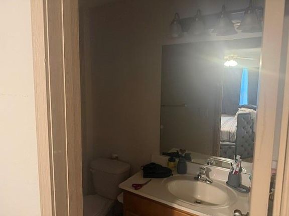 3rd image of 10549 E 46th St