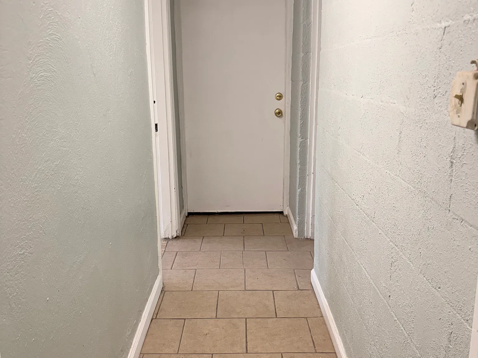 1 bed, 873 sqft, $1,000 — Photo 1