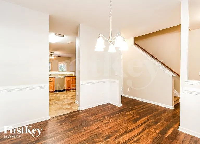1103 Birkdale Dr — Photo 3