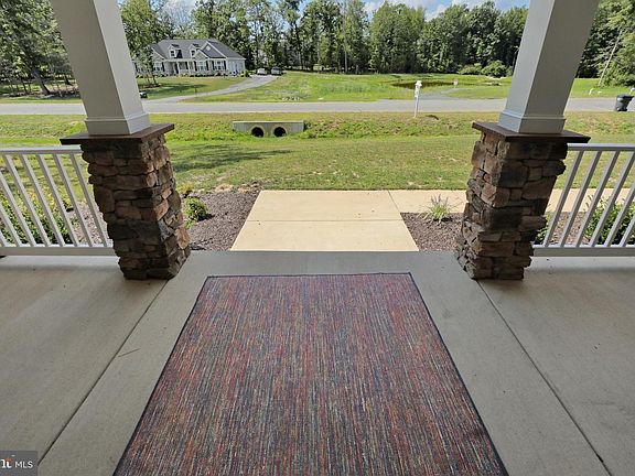 5th image of 12283 Calverts Run Ct