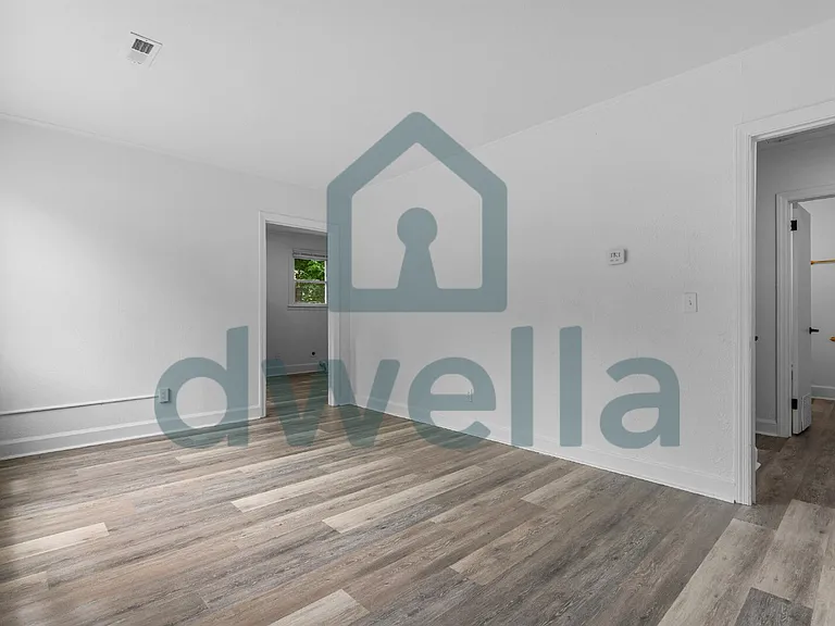 451 Loring Dr — Photo 20