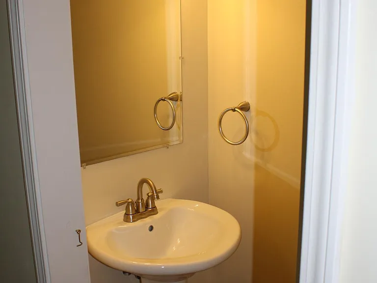 1466 Indianola Ave — Photo 17