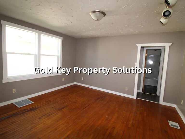 706 University Blvd — Photo 13