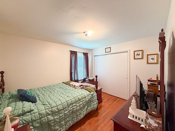 5th image of 1021 Vales Mill Rd