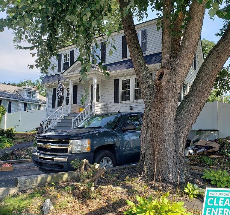 2nd image of 593 Allen Ave