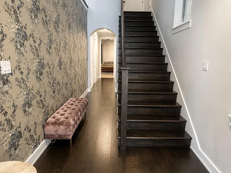 2211 Worthington St — Photo 2