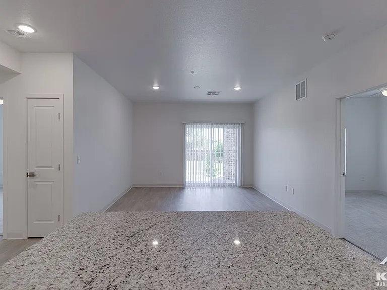 Liberty Gardens Apartments — Photo 35