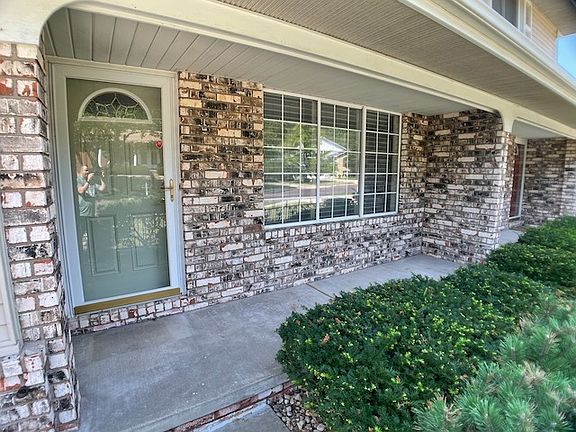2nd image of 1416 W Daytona Dr