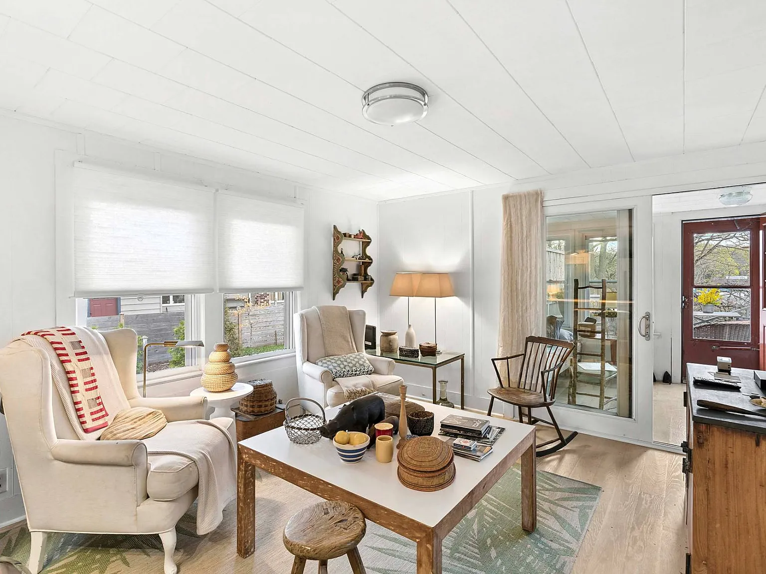Cozy by the Bay — Photo 4