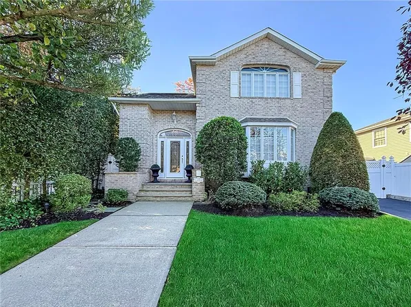 312 Barbara St, Staten Island, NY 10306