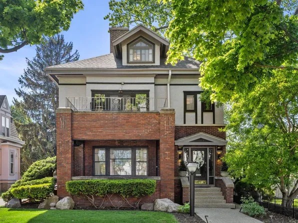 1512 College AVENUE, Racine, WI 53403