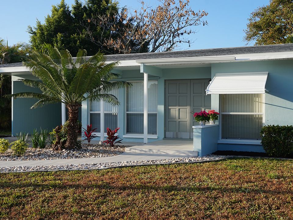 1st image of 3824 SE 10th Pl