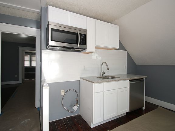 2nd image of 168 Chatham Street # Fl 3rd