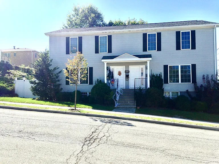 25 Madison St — Photo 1