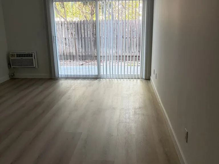 433 Pioneer Dr #2 — Photo 11
