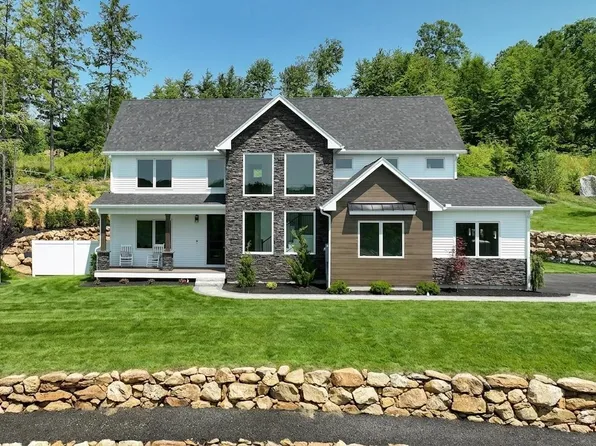 25 Indian Rock Road, Bedford, NH 03110