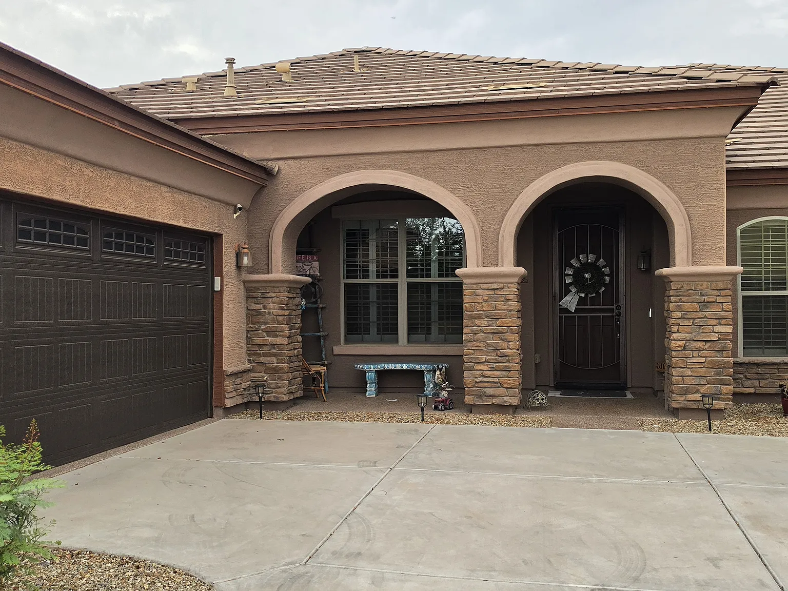 4 bed, 2.5 bath, 2223 sqft, $2,850 — Photo 3