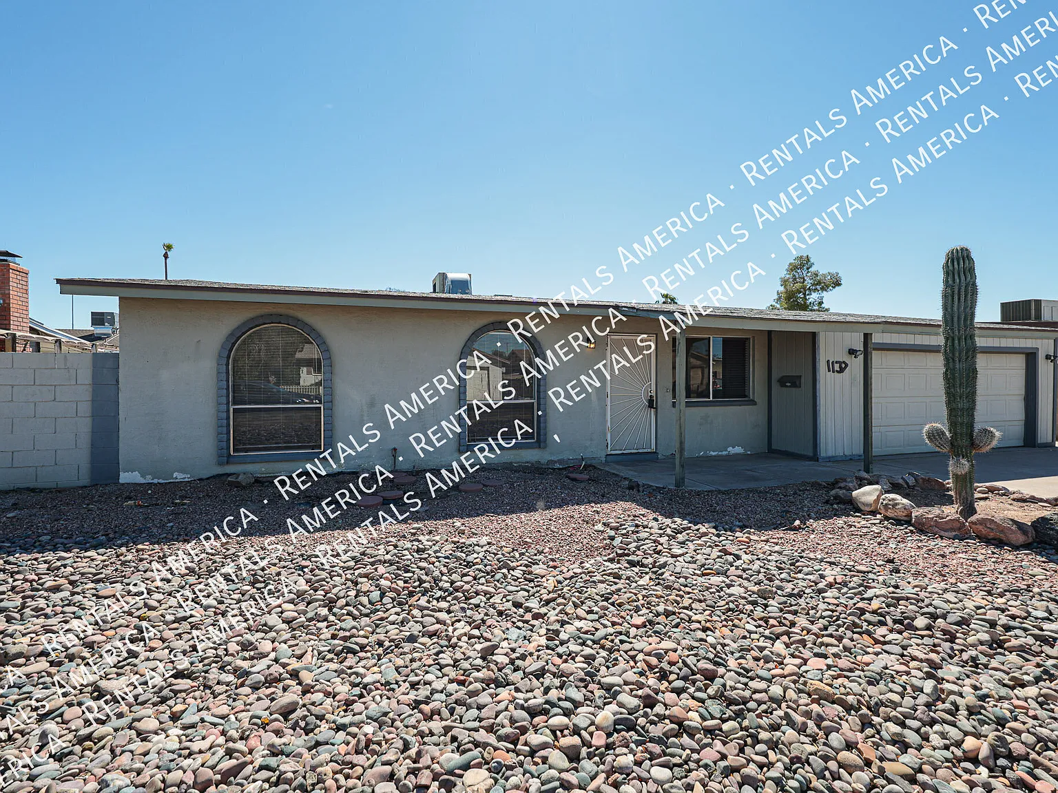 No HOA,- Diving Pool- Mesa Home- 3 bedrooms 2 bath — Photo 2
